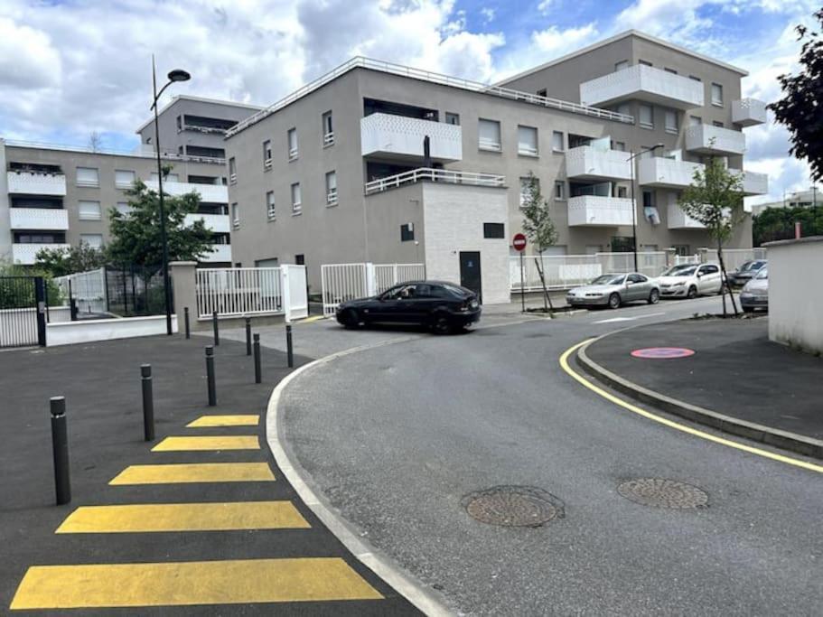 La Royaute A 22 Min De Disneyland Et Center Parcs Meaux Exterior photo